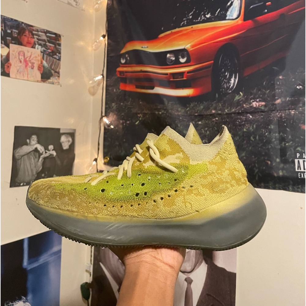 yeezys idek what # i jus dont wear anymore